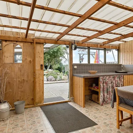 3 Bedroom Amazing In Sydals Holiday home Lebol